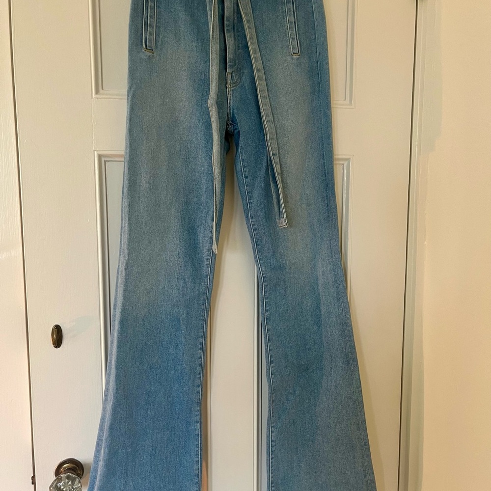 Anthropologie MOTHER High Waisted Belted Flare Jeans. Size 29